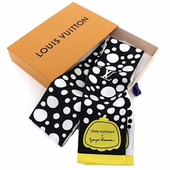LOUIS VUITTON Black Scarf - Picture 1 of 6